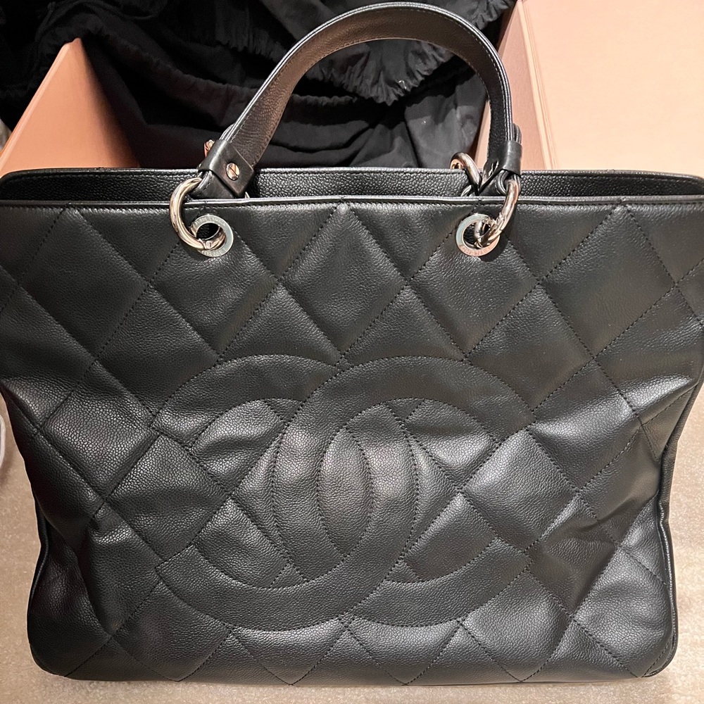 Authentic Chanel XL bag. Excellent condition.